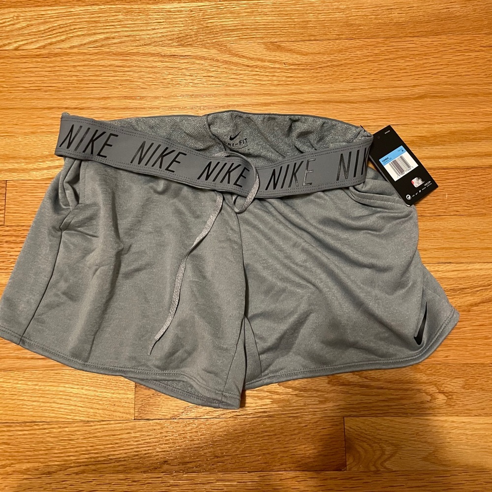 Nike shorts nwt